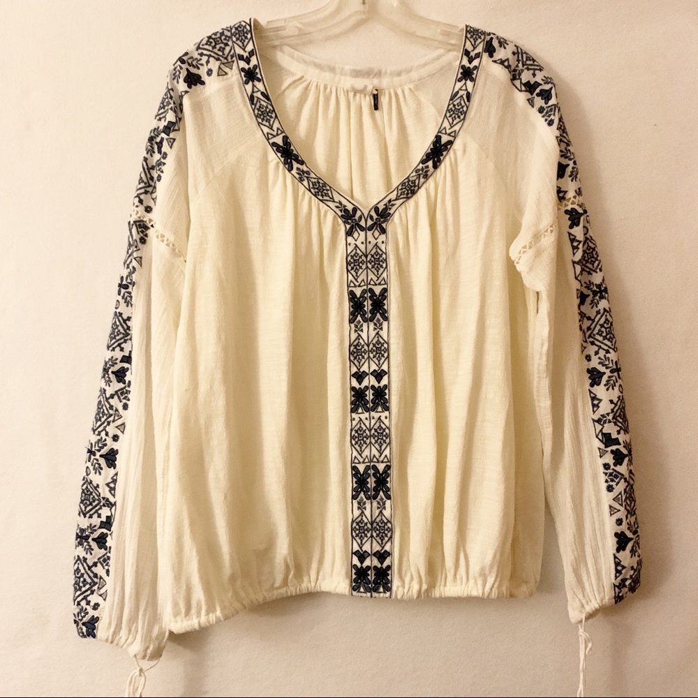 Akemi + Kin Boho Peasant Blouse Size Large